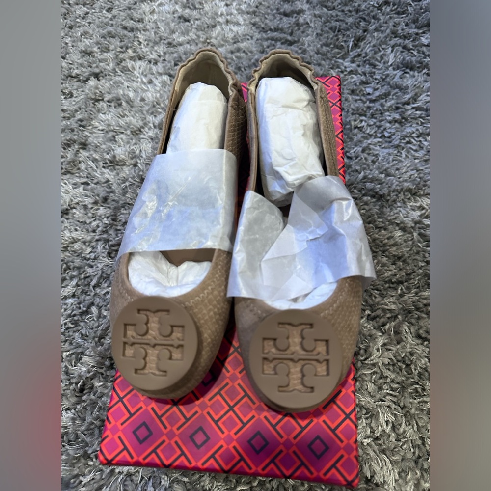 Tory Burch Travel Logo Ballet Flats size 5